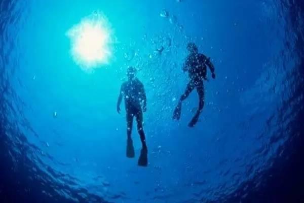 全冬会单板滑雪平行大回转，33岁老将牛佳琪获3连冠